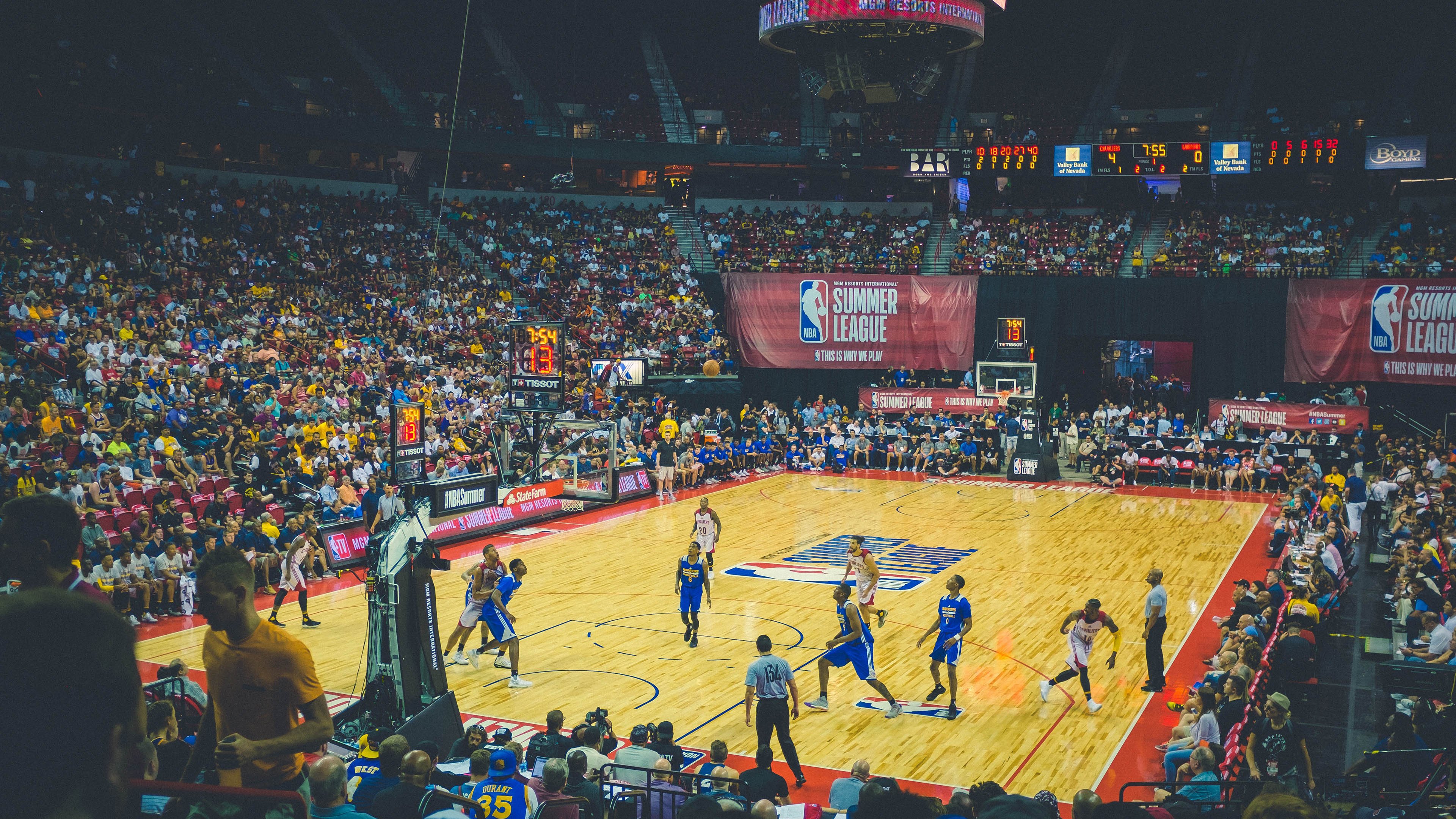 哈滕斯坦33+19雷霆大胜国王，吉尔杰斯-亚历山大助阵，哈滕斯坦虎扑