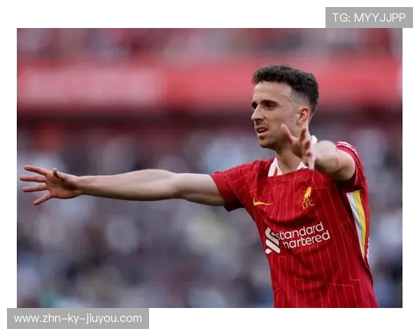 利物浦门前混战中若塔补射得手，锁定胜果